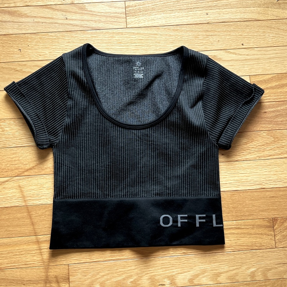 Aerie Offline black short sleeve scoop neck ribbed crop top
